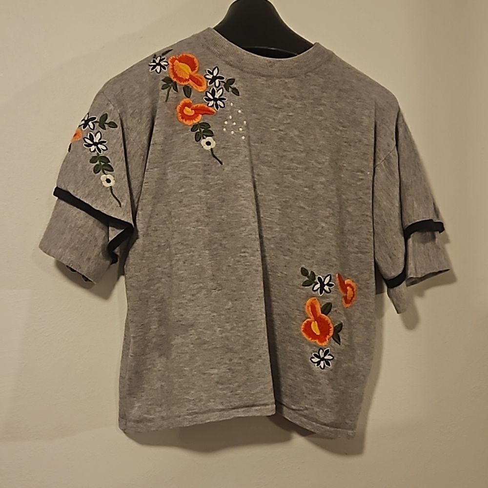 T H M L  woman sweater L